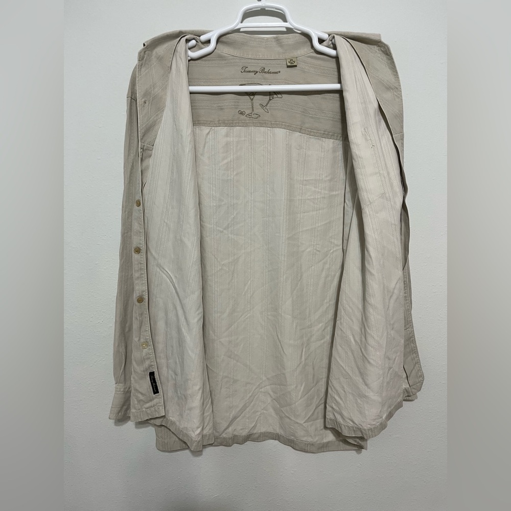 Tommy Bahama Lon sleeve button shirt size XXL 100% Silk